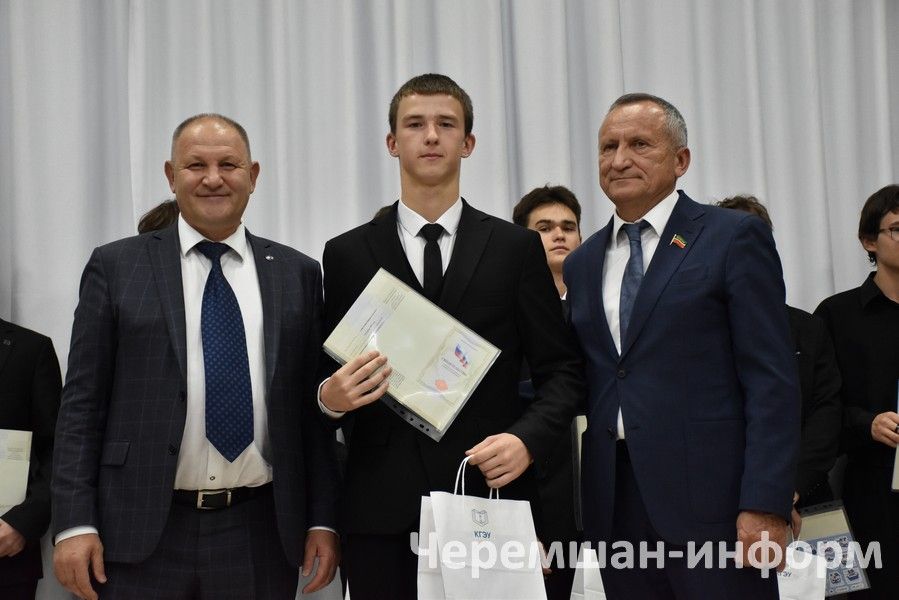 В Черемшанском районе вручили свидетельства выпускникам “Энергокласса”