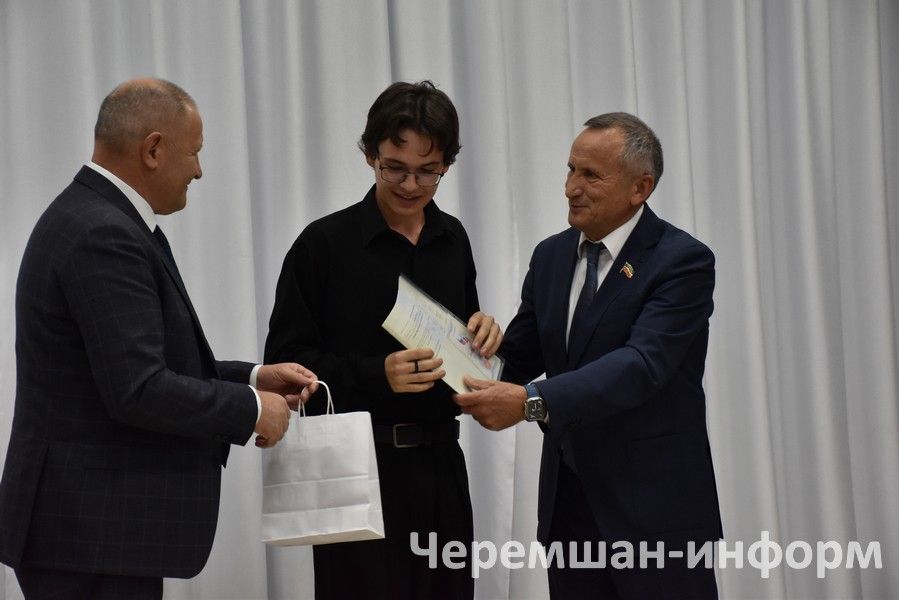 В Черемшанском районе вручили свидетельства выпускникам “Энергокласса”