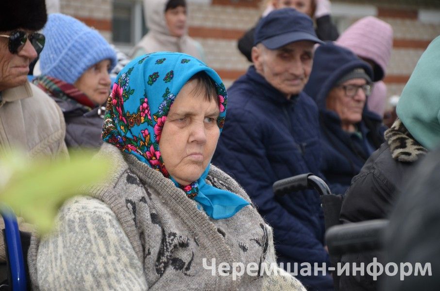 Двойной праздник в Черемшане: тепло души и новые дороги (ФОТОРЕПОРТАЖ)