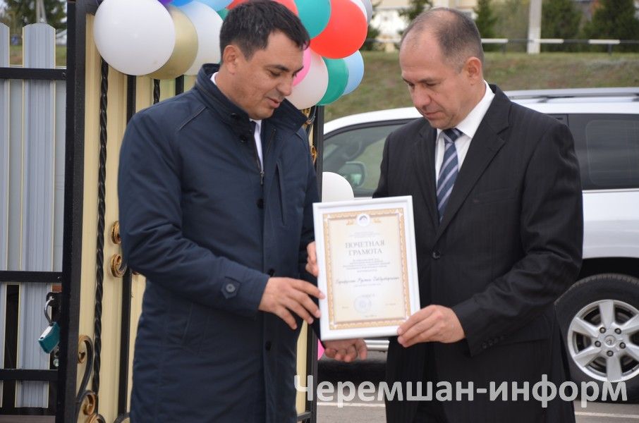 Двойной праздник в Черемшане: тепло души и новые дороги (ФОТОРЕПОРТАЖ)