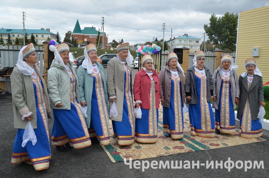 Двойной праздник в Черемшане: тепло души и новые дороги (ФОТОРЕПОРТАЖ)