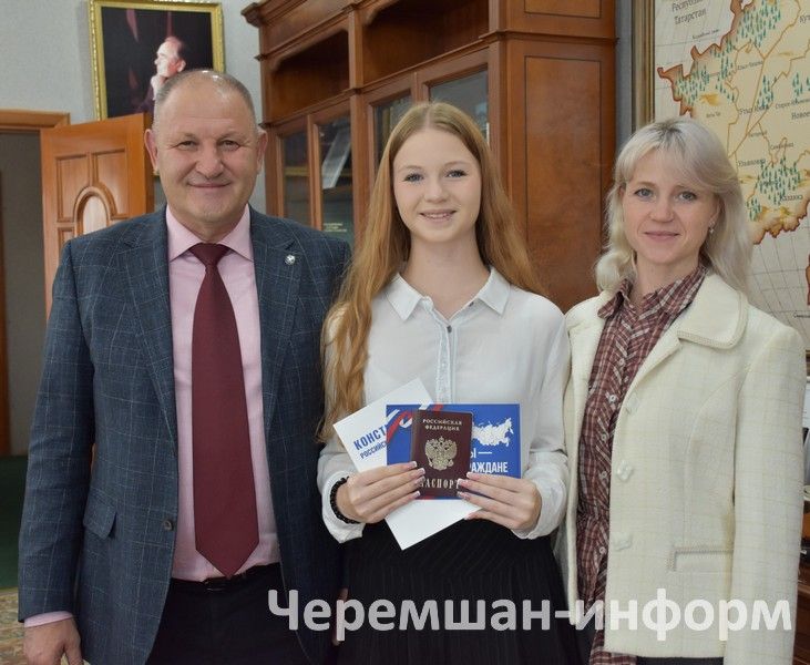 Чирмешән районында "Алдынгылар Хәрәкәте" активистларына паспортлар тапшырдылар (ФОТОРЕПОРТАЖ)