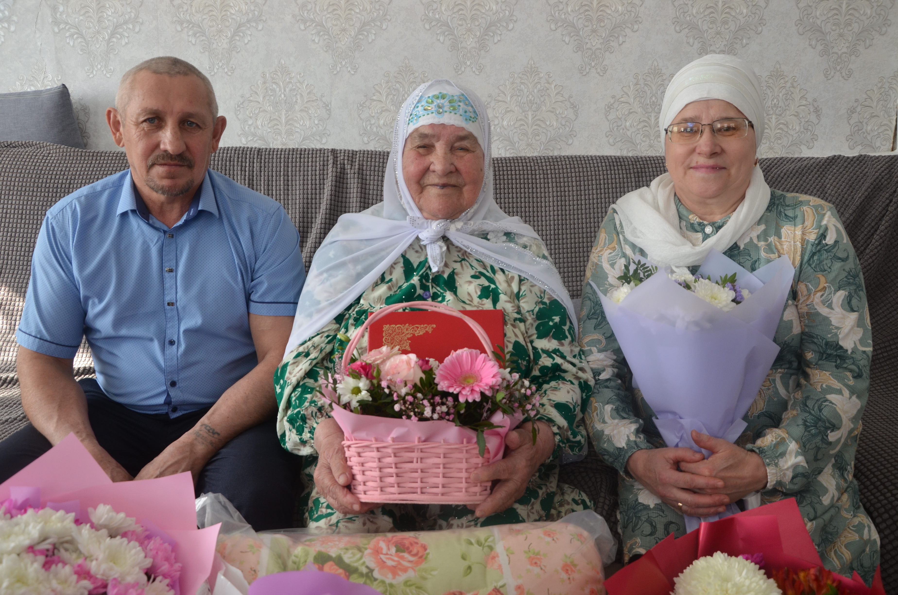Хазия Гимранова из Старого Кадеева отметила 90-летний юбилей