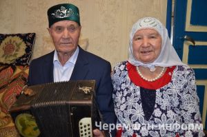 Сердце поёт, пальцы помнят: 90‑летний гармонист из Беркет‑Ключа собрал родных на праздник