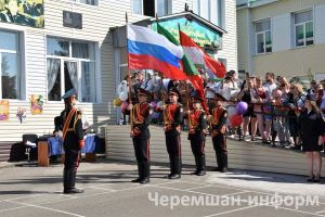 В Черемшанской кадетской школе-интернате праздник знаний открыли барабанщики