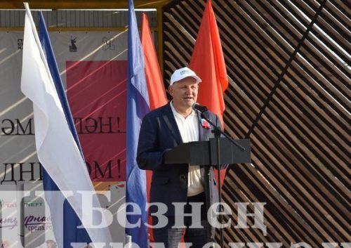 Поздравление главы Черемшанского района Рамиля Айбатова с Днем России