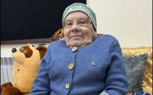 Чирмешәннән Мөнибә Ихсанова яшьтән үк сәламәтлеге чикле булса да,  ул тормыш авырлыкларына бирешмәгән