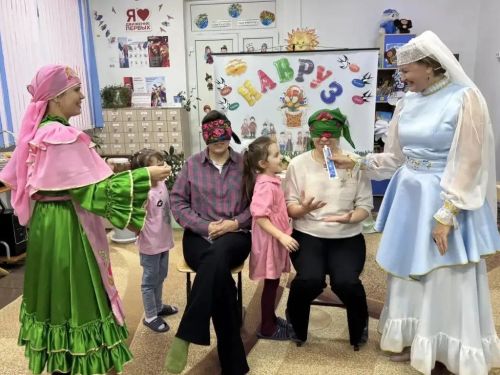 Чирмешән китапханәчеләре СВОда катнашучыларның гаиләләрен Нәүрүзгә дәште