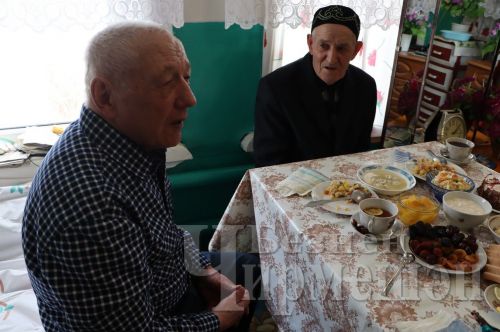 Бәркәтә юбилярын җырлап котладылар