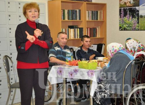 Чирмешәннең өлкәннәр һәм инвалидлар йорт-интернатында яшәүчеләрне бәйрәм белән котладылар