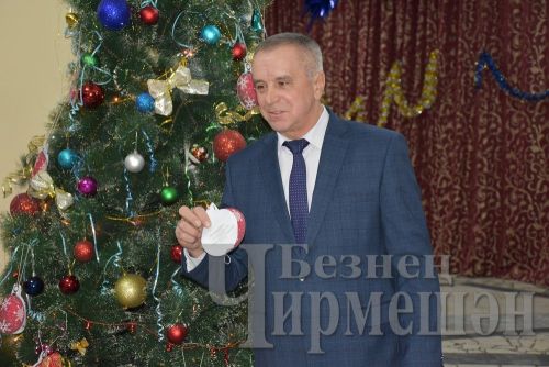 Чирмешәндә “Теләкләр чыршысы” хәйрия акциясе оештырдылар
