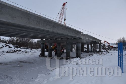 Зур Чирмешән елгасы аша төзелүче күперне быел җәй кулланышка тапшырырга ниятлиләр