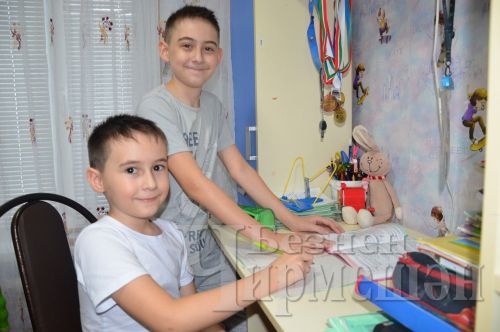 Лашманнан Төхфәтуллиннар өч  малайдан соң кыз көткән