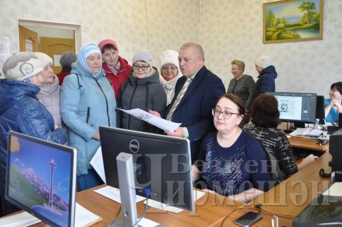 Әмир “Ак калфаклары” Чирмешәндә экскурсиядә