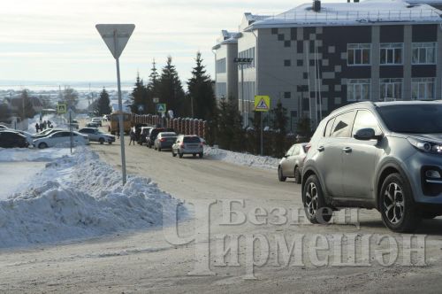 Чирмешәнлеләр машина йөртүчеләргә юлларда саграк булырга киңәш итә