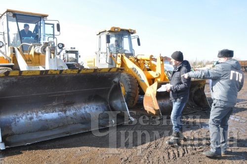 Чирмешән районында кырга чыгачак тракторларның төзеклеген тикшерәләр