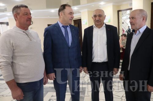 Чирмешән районының авыл хуҗалыгы уңганнарын сыйлы табынга дәштеләр