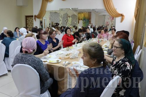 Чирмешәндә хатын-кызларны аш мәҗлесендә сыйладылар