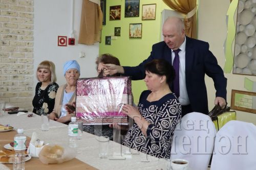 Чирмешәндә хатын-кызларны аш мәҗлесендә сыйладылар
