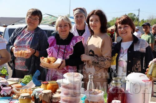Чирмешән лицее игелек ярминкәсендә 201 мең сумлык товар сатты
