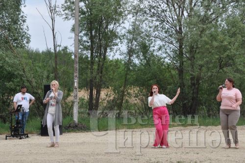 Чирмешәндә эшмәкәрләр бәйрәмен “Сабантуй” стадионында оештырдылар