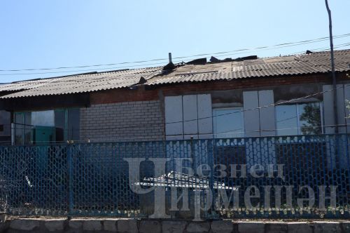 Яңа Элмәледә көчле җил йортларның түбәләрен кузгатты