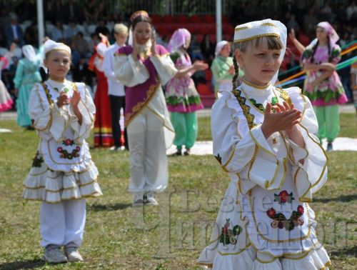 В Черемшане батыру борьбы подарили квадроцикл и упитанного барана