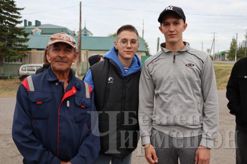 Чирмешән районыннан тагын 8 егетне армиягә озаттылар