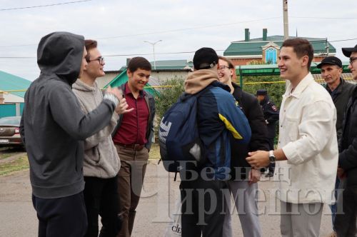 Чирмешән районыннан тагын 8 егетне армиягә озаттылар