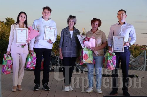 Чирмешәндә үткән Яшьләр көнендә активистларны да бүләкләделәр