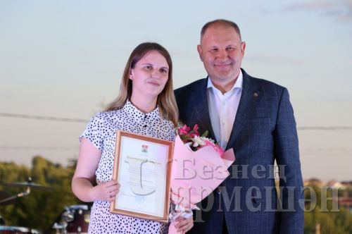 Чирмешәндә үткән Яшьләр көнендә активистларны да бүләкләделәр