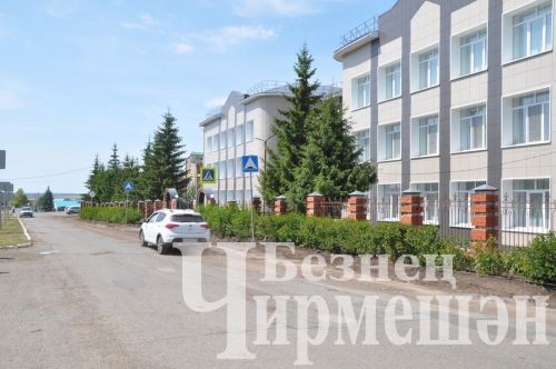 Чирмешән лицее янында тротуар ясыйлар