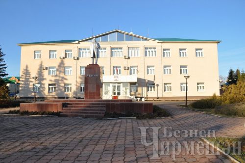 Чирмешәндә хакимият бинасына хәзер тикшереп кенә кертәләр