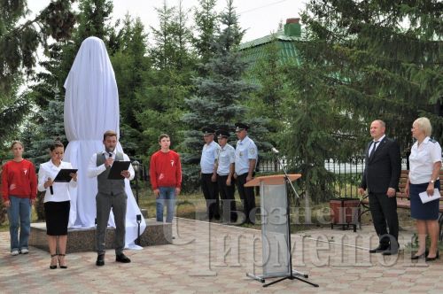 Чирмешәндә ТАССРның элеккеге прокуроры Идият Хәмидуллинга бюст ачылды