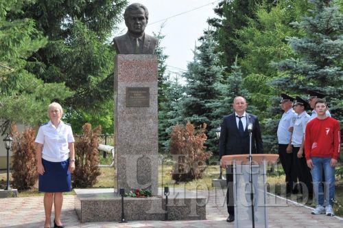 Чирмешәндә ТАССРның элеккеге прокуроры Идият Хәмидуллинга бюст ачылды