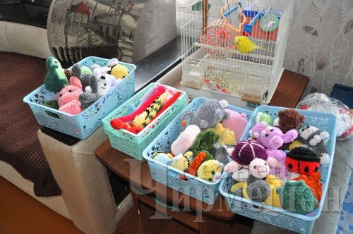 Чирмешәндә яшәүче Елизавета Самойлова курчаклар бәйли