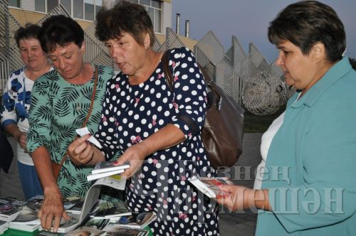 Редакция газеты «Безнен Чирмешэн» («Наш Черемшан») вручила подарки лучшим почтальонам
