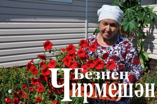 Иске Кади укытучысы  62 сантиметр озынлыктагы кыяр үстергән