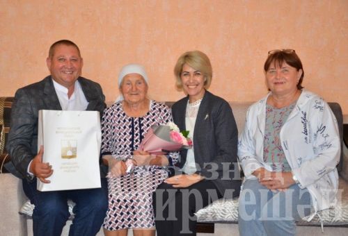 Меңләгән балага дөньяга килергә булышкан Мария Якунинага 90 яшь тулды