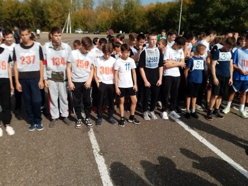 Бүген Чирмешәндә узган йөгерү ярышында 400дән күбрәк спортчы катнашты