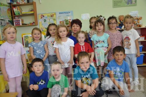 Чирмешәннән Әнисә Сибгатуллина 35 ел гомерен балалар тәрбияләүгә багышлаган