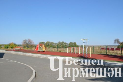 Сосновка балалары заманча җиһазланган мәктәптә укый