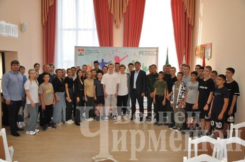 Чирмешән яшьләре Россия чемпионы белән очрашты
