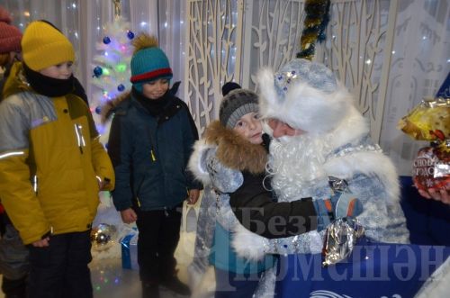 Чирмешәндәге Кыш бабай резиденциясендә 1500 бала кунак булган