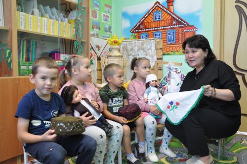 Быелдан башлап яшь ярымга кадәрге бала карау буенча пособие ата-ана эшкә чыккан очракта да түләнәчәк