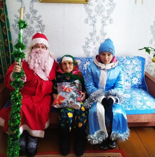Түбән Чегодай ветераннарына күчтәнәч китергәннәр