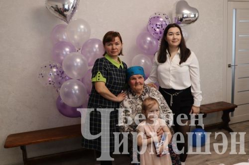 Девичья Полянада иң өлкән кеше Матрена Еменева юбилеен үткәрде