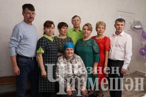 Девичья Полянада иң өлкән кеше Матрена Еменева юбилеен үткәрде