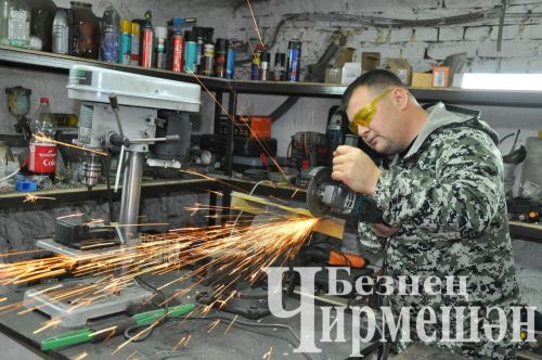 Чирмешәнле Радик Закиров К-700 тракторы “баласын” кабызды