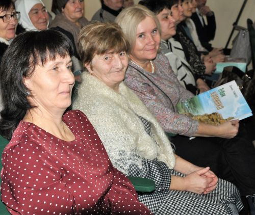Күтәмә авылы китапханәчесе - сердәшем